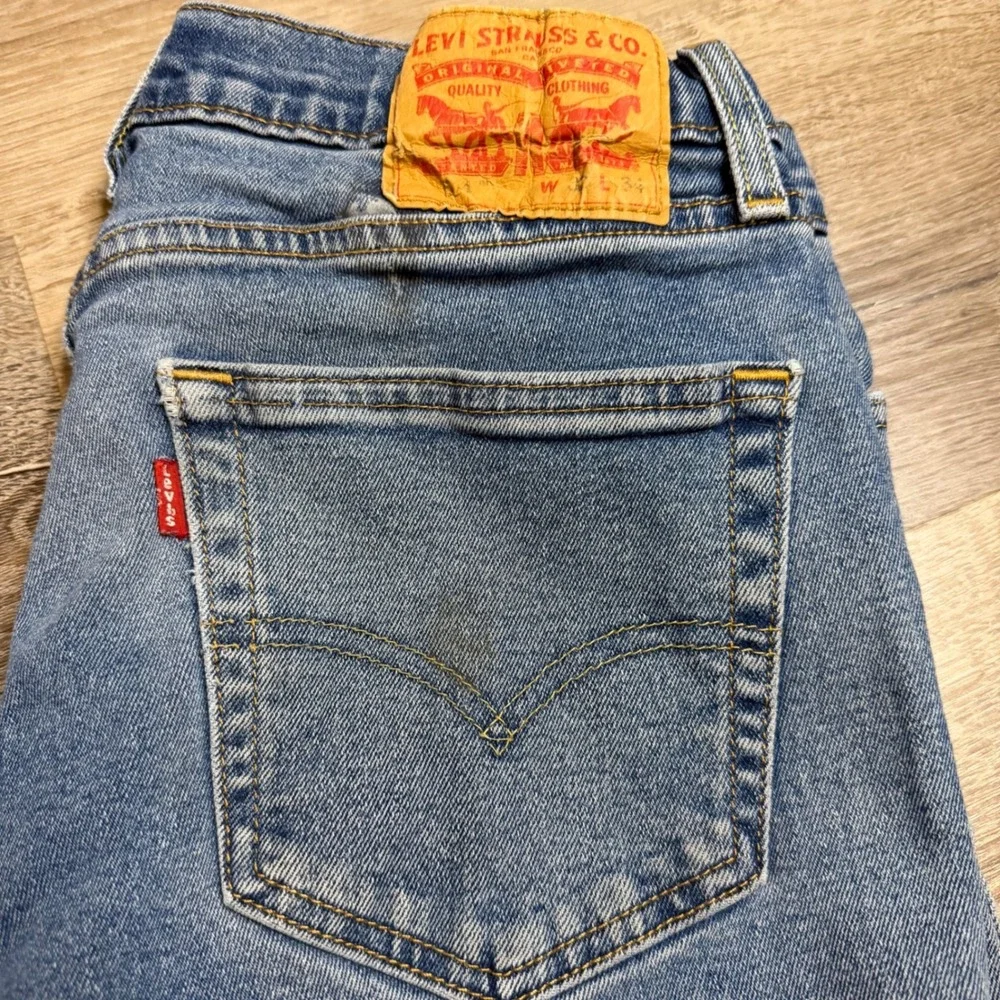 Levis 511 Slim Fit Jeans Mens 32x34 Medium Wash Blue Denim Straight Leg
